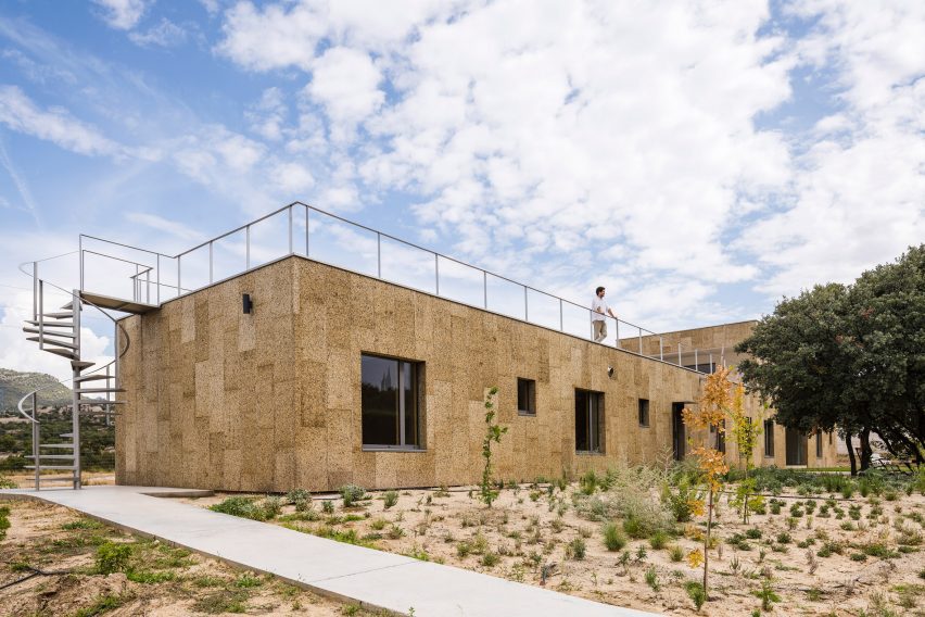 Casa Eñe exterior by Estudio Albar