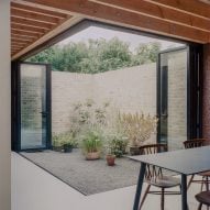 Polysmiths designs "beautifully sustainable" London house featuring cork-lined living spaces