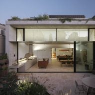 Sam Crawford Architects tops Sydney home renovation with "garden oasis"