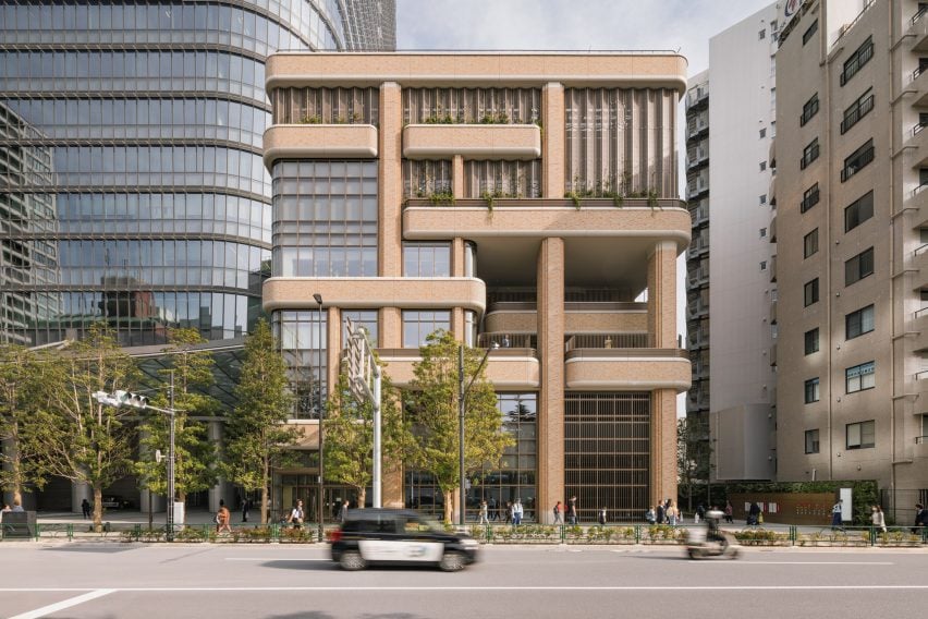 Front elevation of The British School in Tokyo in Azabudai Hills by Heatherwick Studio